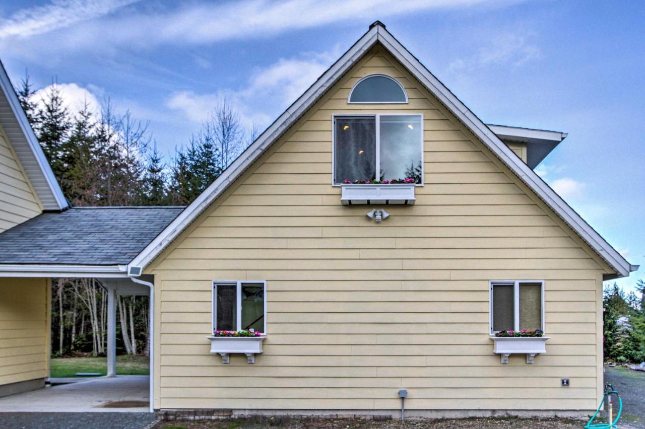 Charming Port Angeles Studio With Deck And Views! Apartment Exterior foto